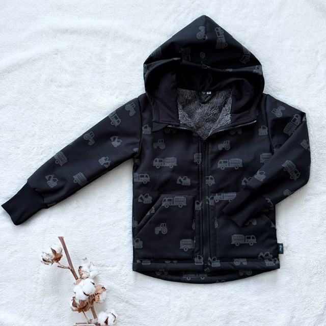 Kinder-Softshelljacke mit Lammfell **REFLEKTIERENDE BAUMASCHINEN**