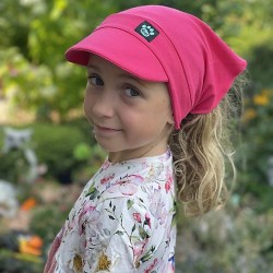 Kindermütze mit Schirm in Zykamenrot