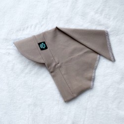 Kindermütze mit Schirm in krem