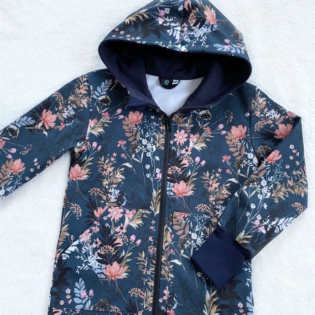 Kinder Softshelljacke mit LÜCNE BLUMEN